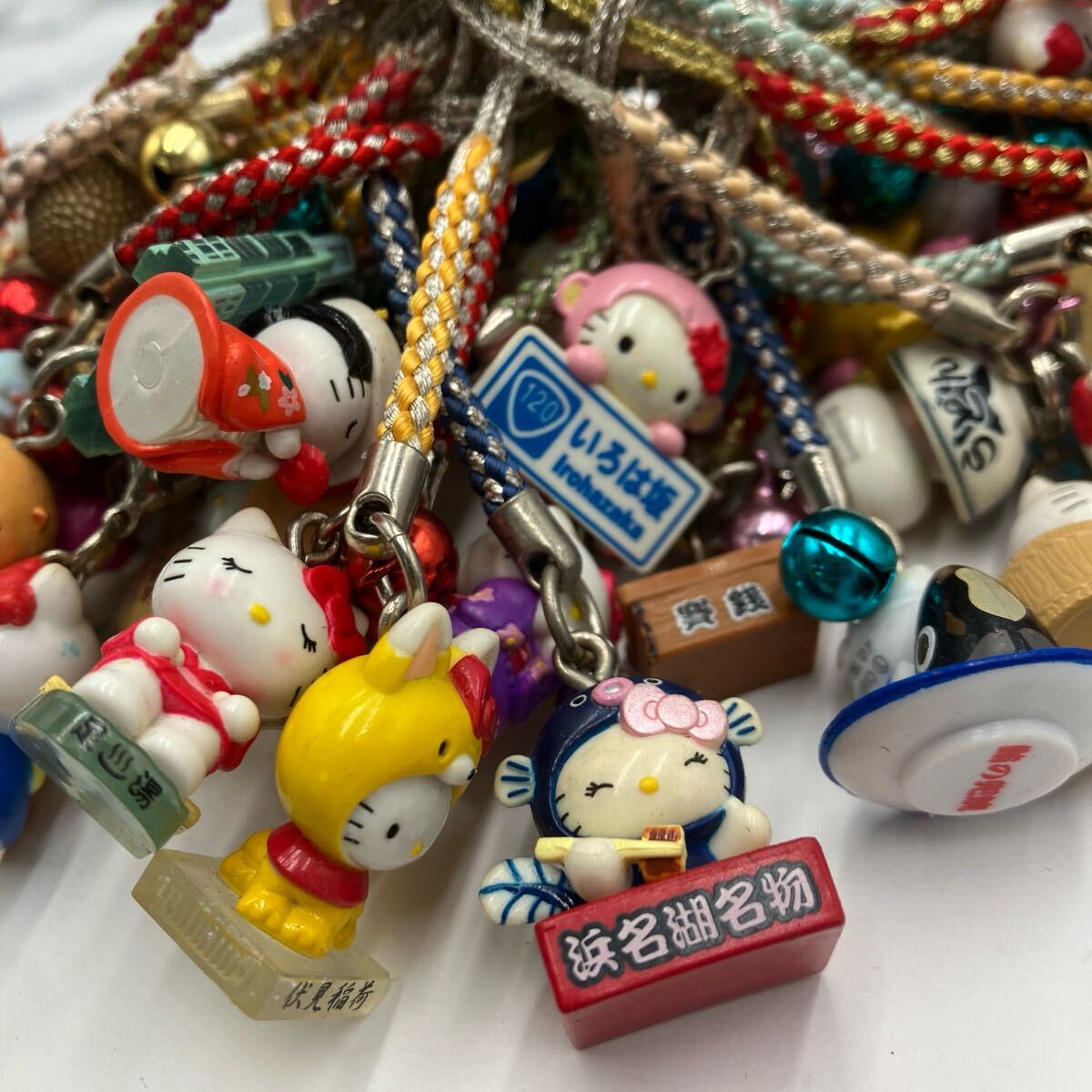 ○【売り切り】 サンリオ ご当地キティ根付け大量まとめ ○【売り切り】 サンリオ ご当地キティ根付け大量まとめ