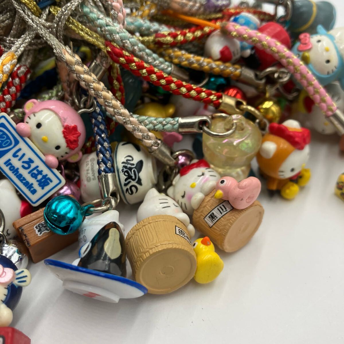 ○【売り切り】 サンリオ ご当地キティ根付け大量まとめ ○【売り切り】 サンリオ ご当地キティ根付け大量まとめ