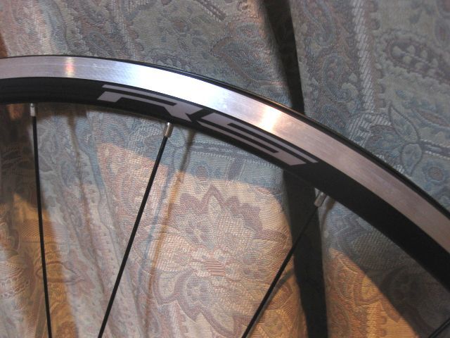 現(xiàn)品処分 シマノ WH-RS010 11S 10S 9S 8S 700C 前后ホイールセット 1.85mmスペーサー付き