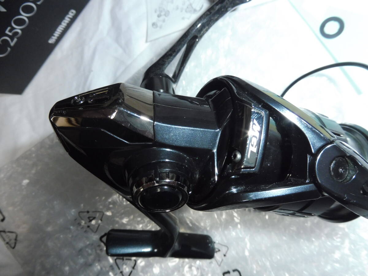 シマノ 19 ヴァンキッシュ C2500SXG 美品 淡水2回短時間使用 シマノ 19 ヴァンキッシュ C2500SXG 美品 淡水2回短時間使用