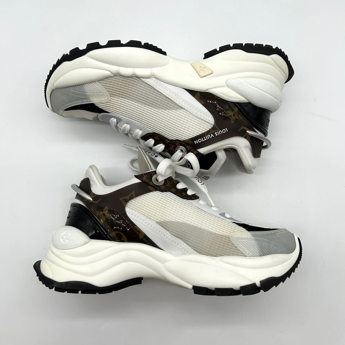 現行 極美品 ルイヴィトン LOUIS VUITTON ラン55 スニーカー 現行 極美品 ルイヴィトン LOUIS VUITTON ラン55 スニーカー