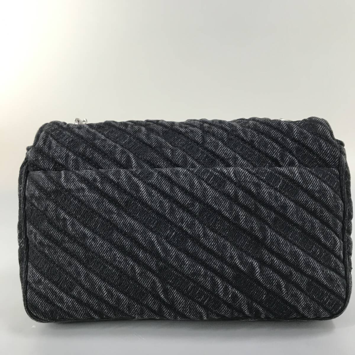 未使用級】BALENCIAGA バレンシアガ BB チェーンショルダー 未使用級】BALENCIAGA バレンシアガ BB チェーンショルダー