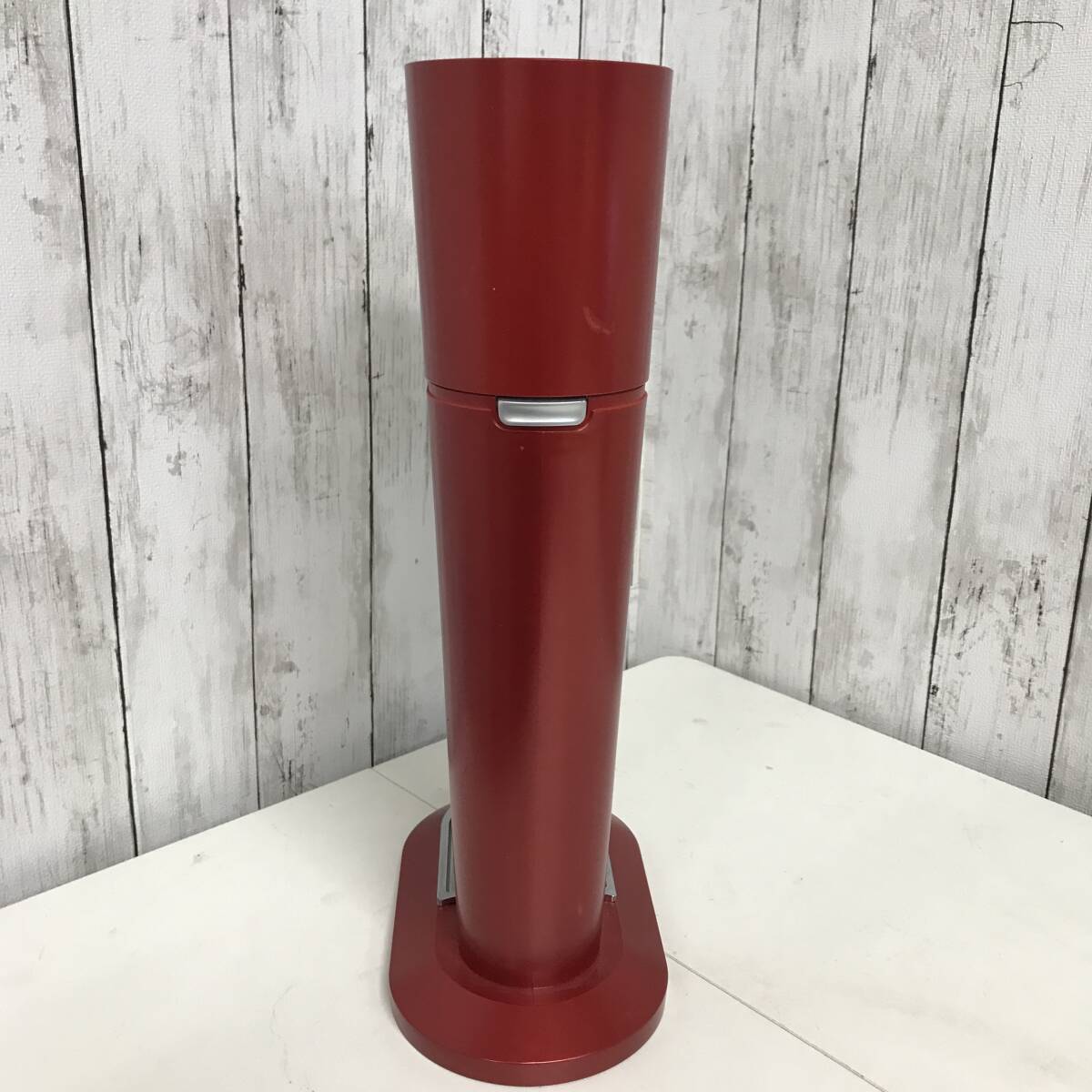 極美品】ソーダストリーム 炭酸水メーカー 専用ボトル1本付 未 極美品】ソーダストリーム 炭酸水メーカー 専用ボトル1本付 未
