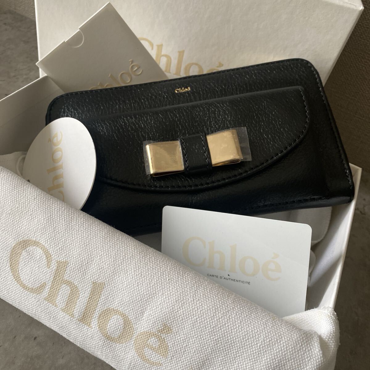 新品未使用 定価71 280円 Chloe クロエ リリー 長財布 リボン 新品未使用 定価71 280円 Chloe クロエ リリー 長財布 リボン