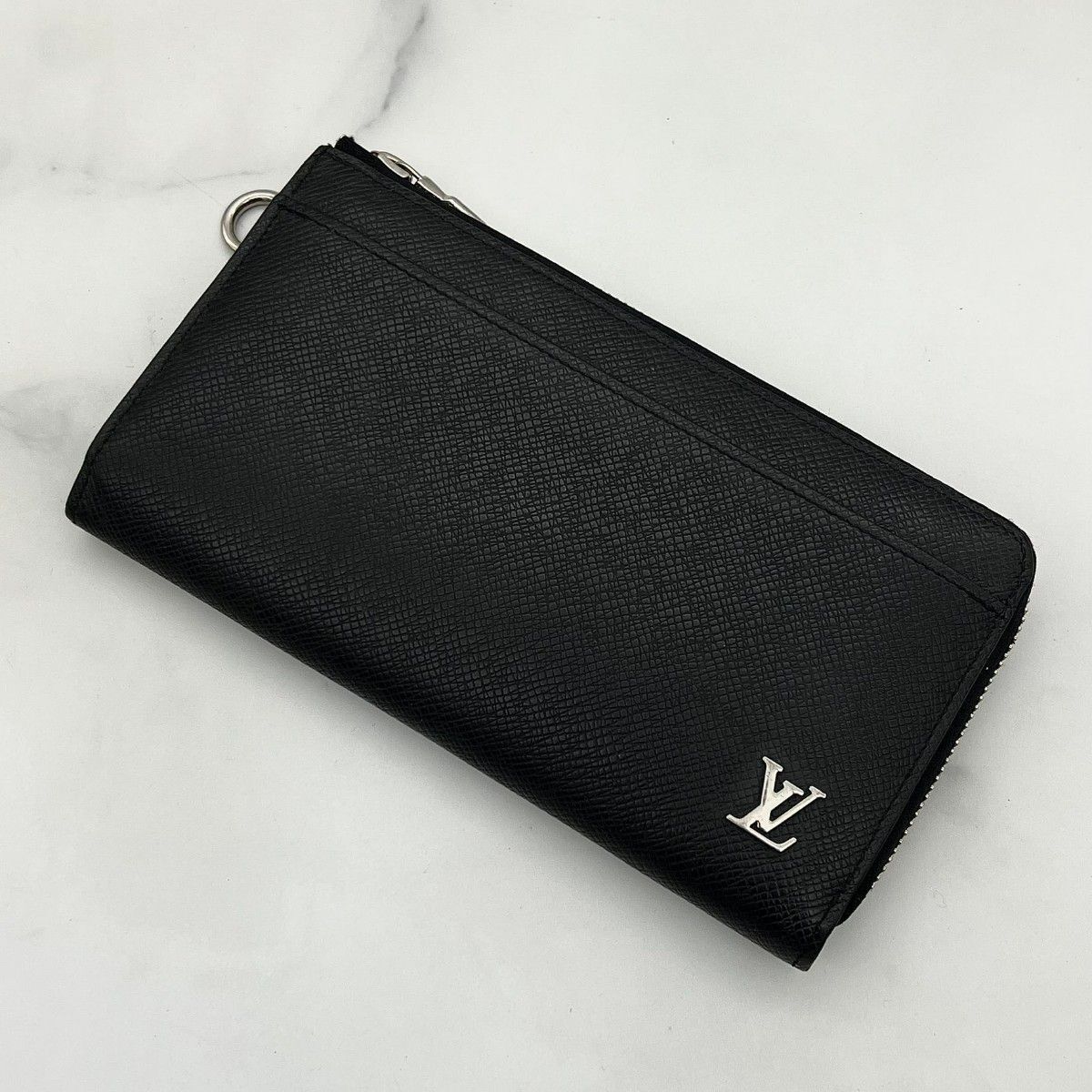 ルイヴィトン ジッピードラゴンヌ ブラック タイガ シルバーLv セカンドバッグ Louis Vuitton メンズ 財布 ポーチ 新品未使用級 鑑定済み