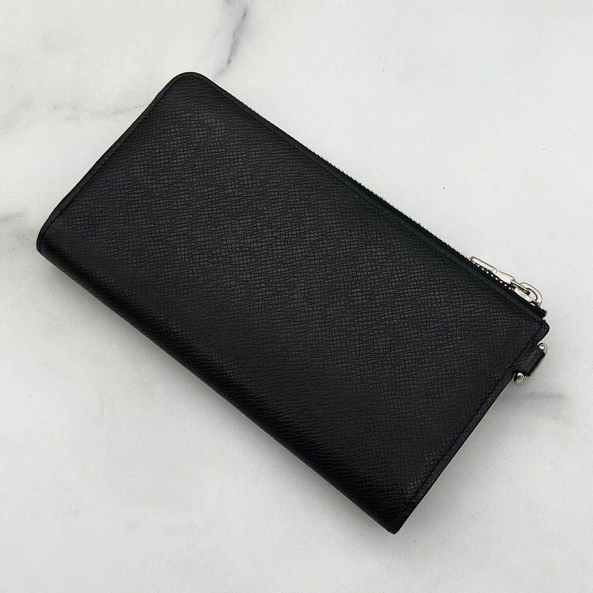 ルイヴィトン ジッピードラゴンヌ ブラック タイガ シルバーLv セカンドバッグ Louis Vuitton メンズ 財布 ポーチ 新品未使用級 鑑定済み