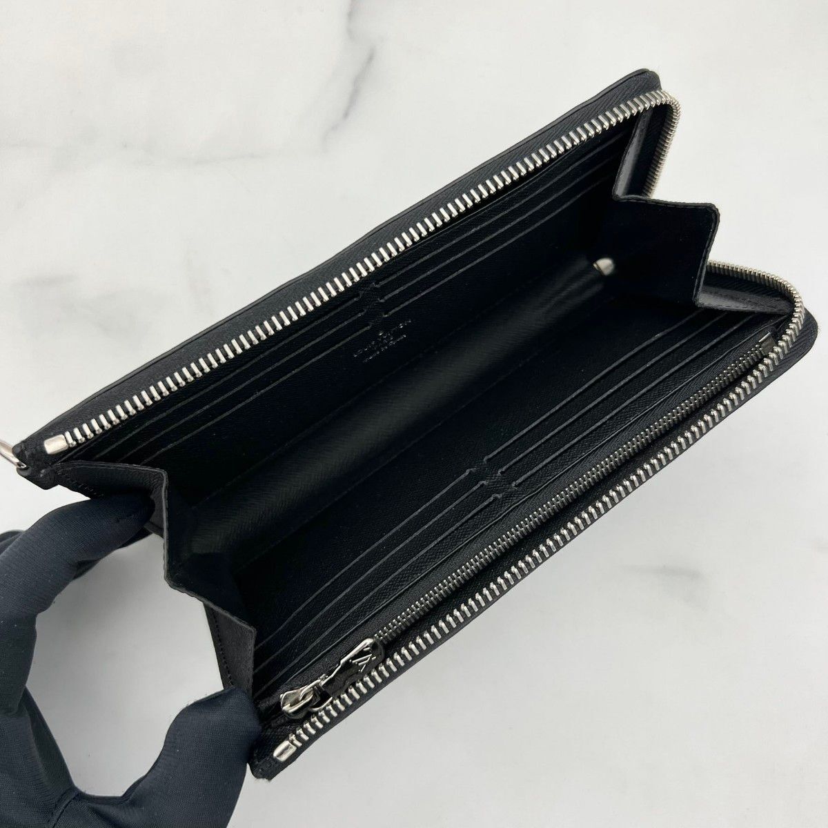 ルイヴィトン ジッピードラゴンヌ ブラック タイガ シルバーLv セカンドバッグ Louis Vuitton メンズ 財布 ポーチ 新品未使用級 鑑定済み