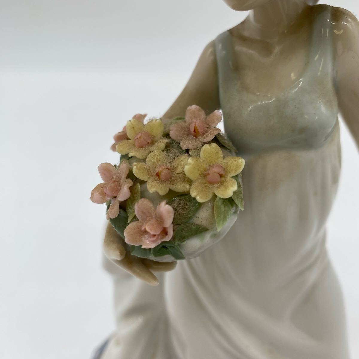 ◎【売り切り】LLADRO(リヤドロ)フィギュリン『春の花かご ◎【売り切り】LLADRO(リヤドロ)フィギュリン『春の花かご
