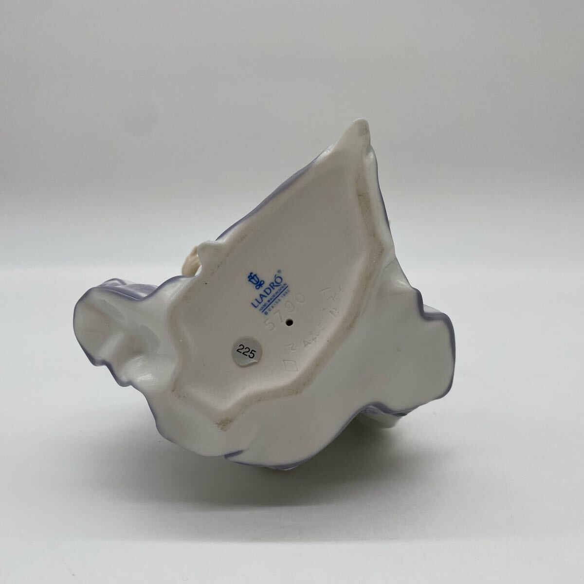 ◎【売り切り】LLADRO(リヤドロ)フィギュリン『春の花かご ◎【売り切り】LLADRO(リヤドロ)フィギュリン『春の花かご