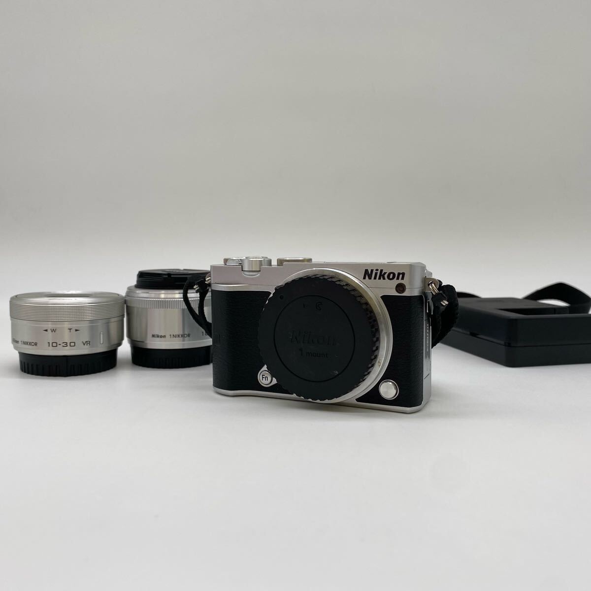♪【売り切り】Nikon/ニコン ミラーレス一眼カメラ 1 J5 LENS ♪【売り切り】Nikon/ニコン ミラーレス一眼カメラ 1 J5 LENS