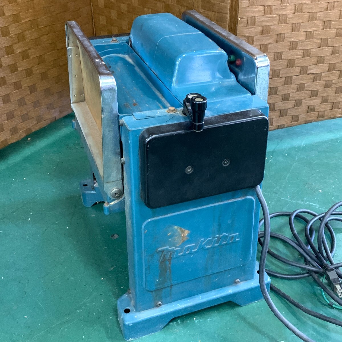 s001 通電可 makita マキタ 300mm自動カンナ モデル2012 木工 s001 通電可 makita マキタ 300mm自動カンナ モデル2012 木工