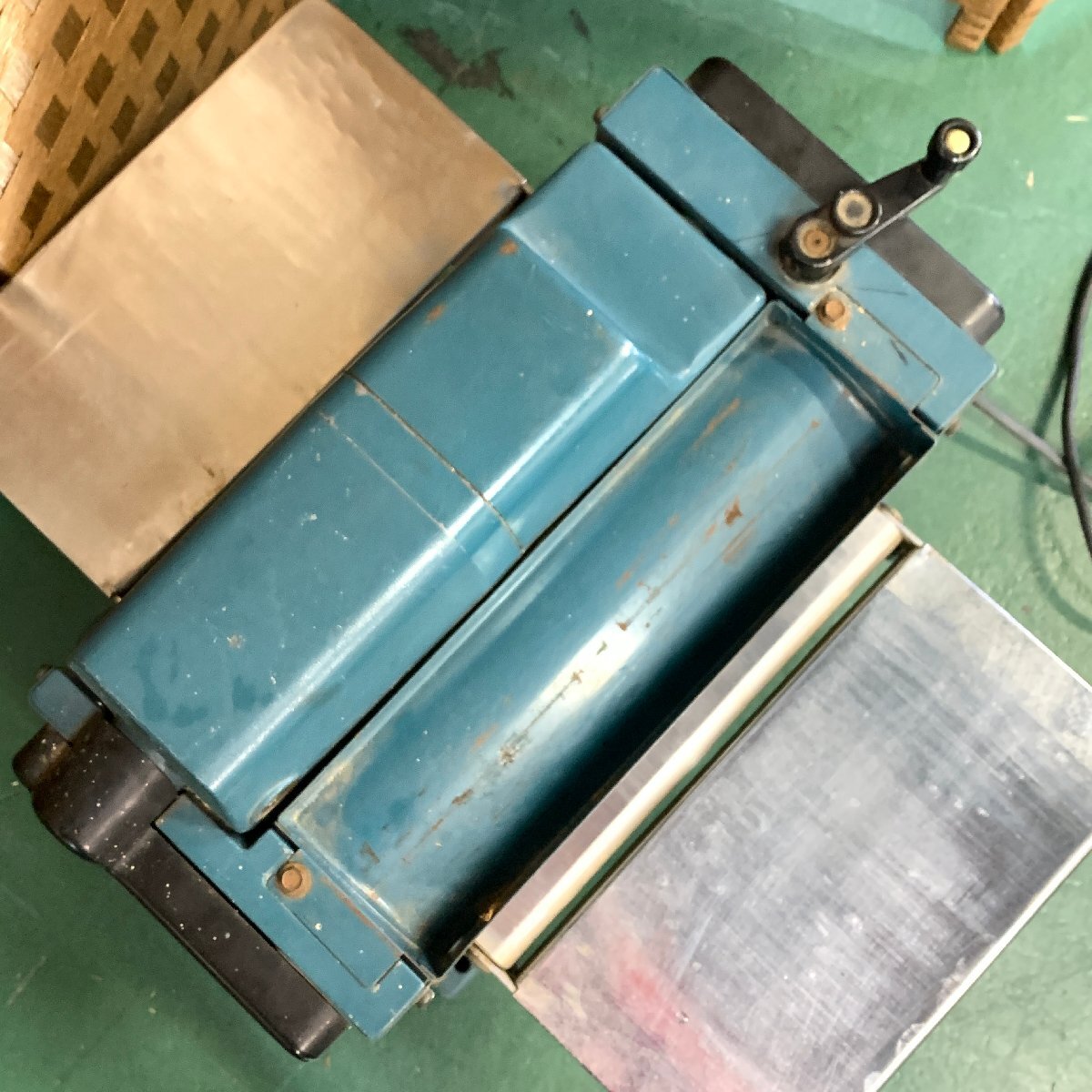 s001 通電可 makita マキタ 300mm自動カンナ モデル2012 木工 s001 通電可 makita マキタ 300mm自動カンナ モデル2012 木工