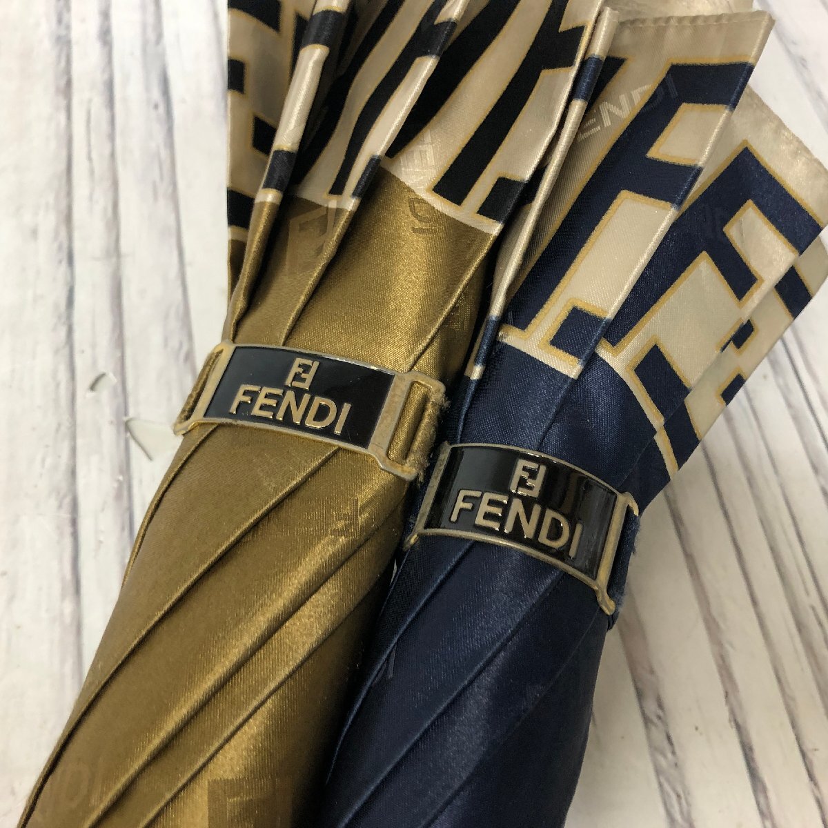 m001 KASA(120) FENDI フェンディ 傘 雨具 ズッカ ネイビー 金茶 m001 KASA(120) FENDI フェンディ 傘 雨具 ズッカ ネイビー 金茶