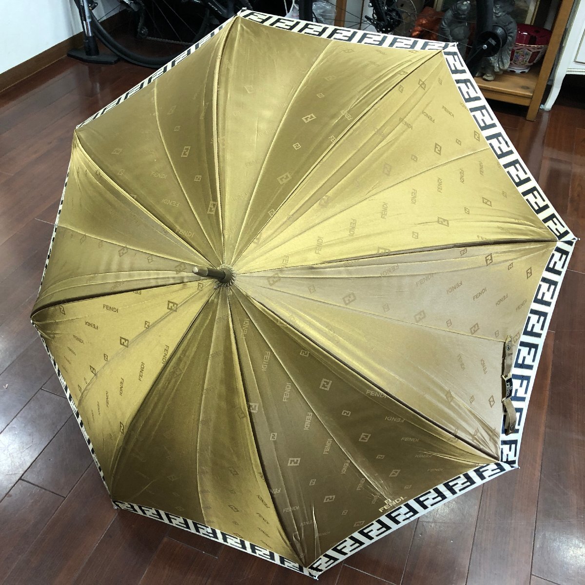 m001 KASA(120) FENDI フェンディ 傘 雨具 ズッカ ネイビー 金茶 m001 KASA(120) FENDI フェンディ 傘 雨具 ズッカ ネイビー 金茶