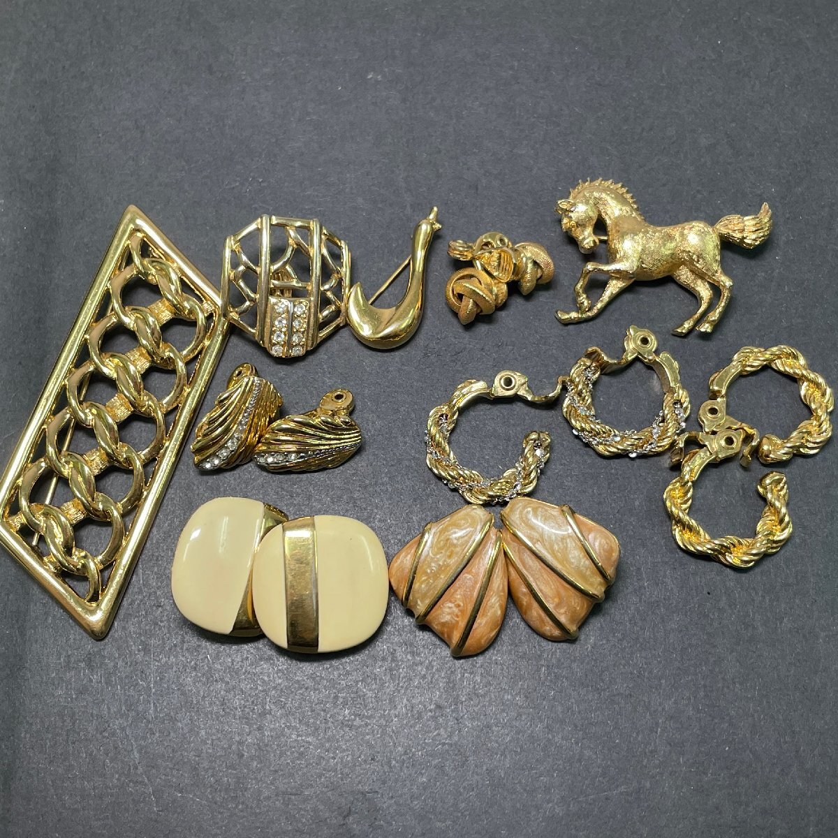 m002 H6(30) MONET モネ まとめ ネックレス イヤリング ブローチ m002 H6(30) MONET モネ まとめ ネックレス イヤリング ブローチ