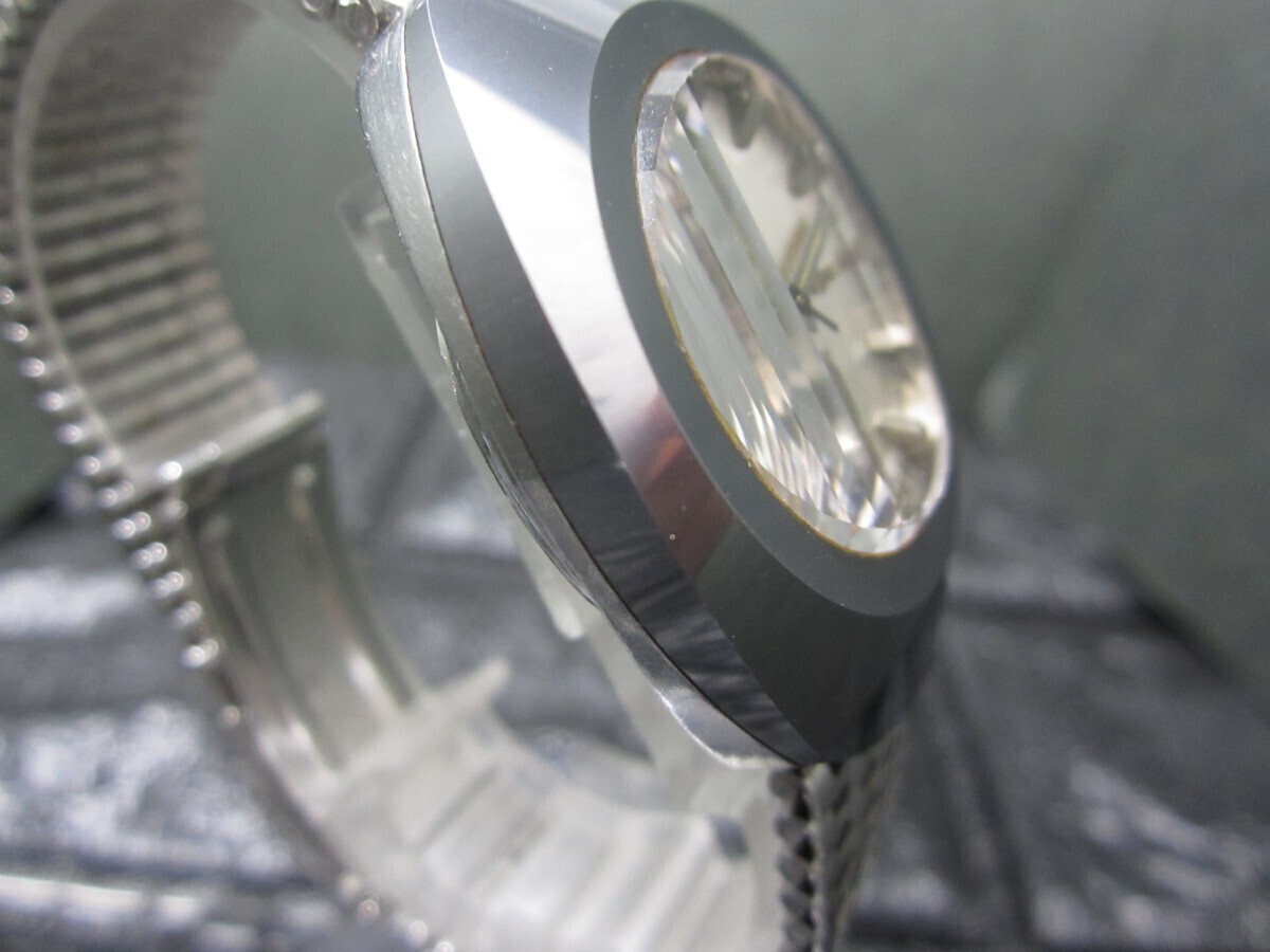極美品 ラドー RADO ダイヤスター カットガラス シルバー文字盤 極美品 ラドー RADO ダイヤスター カットガラス シルバー文字盤