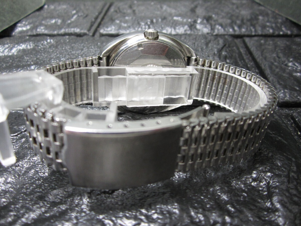 極美品 ラドー RADO ダイヤスター カットガラス シルバー文字盤 極美品 ラドー RADO ダイヤスター カットガラス シルバー文字盤