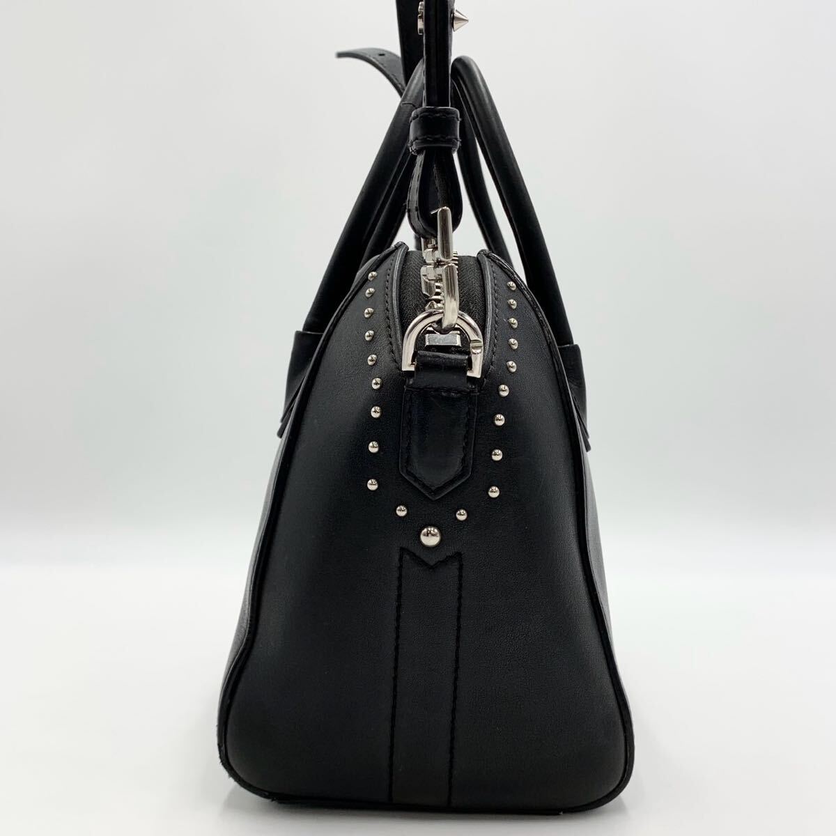 GIVENCHY Givenchy anti gona ручная сумочка 2way плечо имеется заклепки кожа черный чёрный 