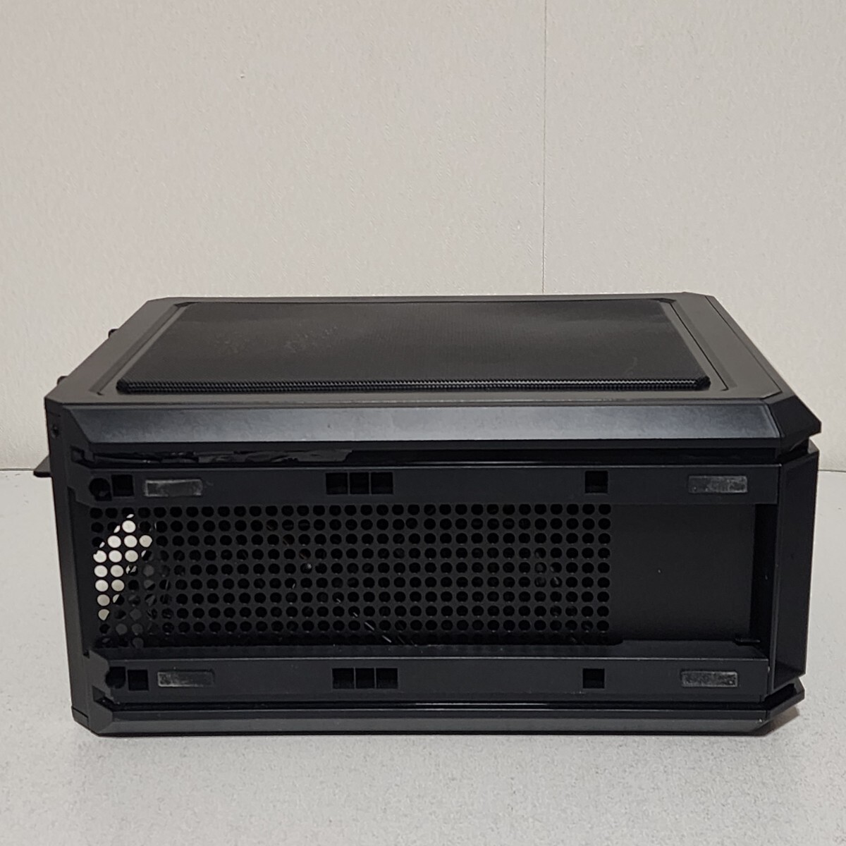 Mini-ITX筐体採用のゲーミングPC「G-GEAR mini」がツクモから