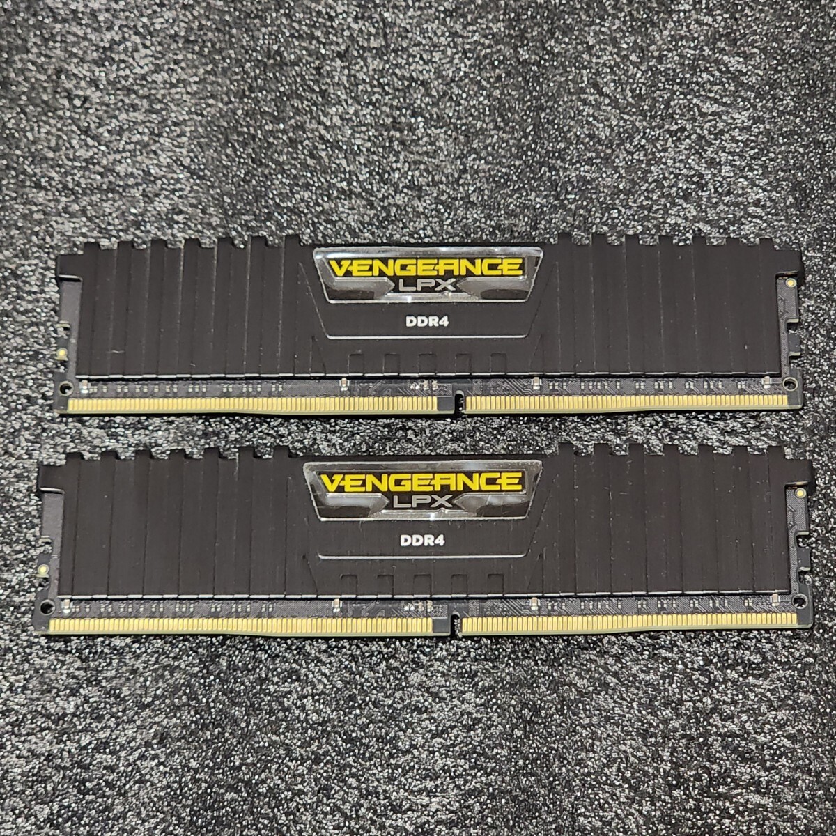 CORSAIR VENGEANCE LPX DDR4-2666MHz 16GB (8GB×2枚キット CORSAIR VENGEANCE LPX DDR4-2666MHz 16GB (8GB×2枚キット