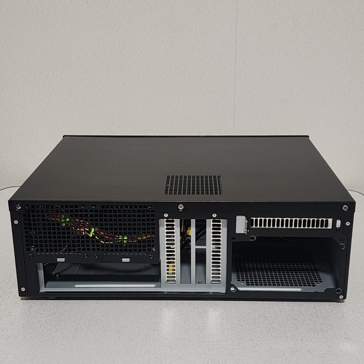 SilverStone Grandia Series SST-GD04B HTPCケース(ATX) DVD SilverStone Grandia Series SST-GD04B HTPCケース(ATX) DVD