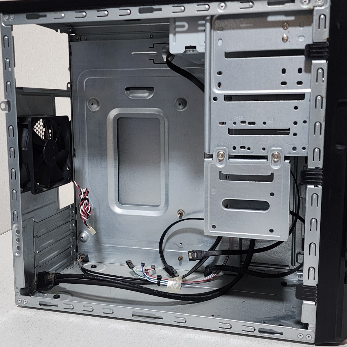 Iiyama STYLE∞ ミニタワー型PCケース(MicroATX) DVDドライブ Iiyama STYLE∞ ミニタワー型PCケース(MicroATX) DVDドライブ