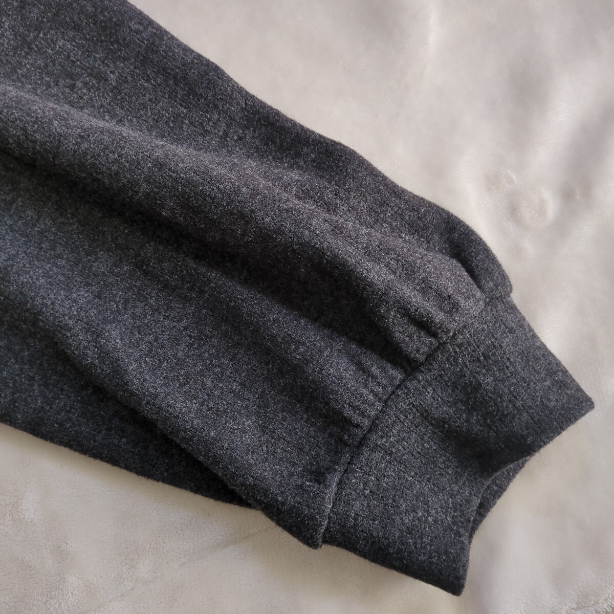 GU*新品*大きいサイズ*３L*ブラッシュドリブビックカラープルオーバー*グレー_画像3