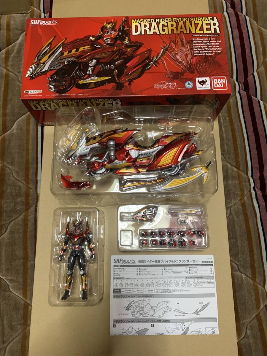 S.H.フィギュアーツ 仮面ライダー龍騎サバイブ＆ドラグランザー