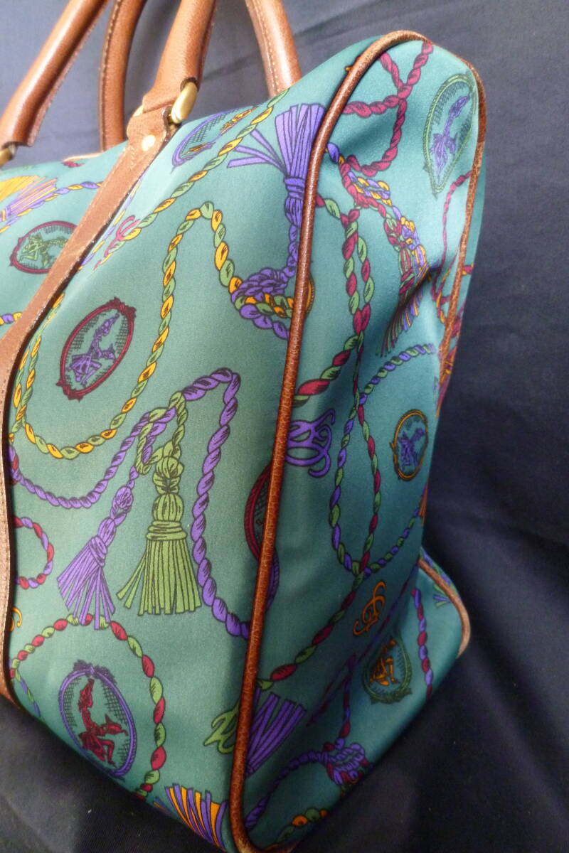 美品 シャルル ジョルダン ボストンバッグ トラベルバッグ タッセルプリント キャンバス×レザー CHARLES JOURDAN_画像4