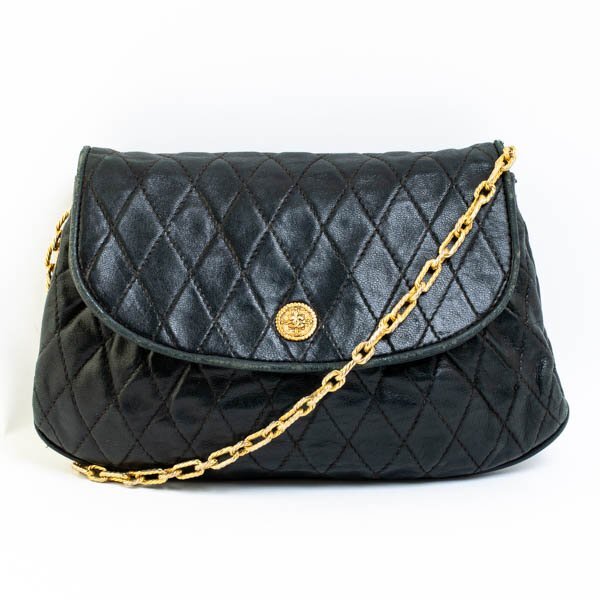 CHANEL シャネル マトラッセ チェーンショルダーバッグ CHANEL シャネル マトラッセ チェーンショルダーバッグ