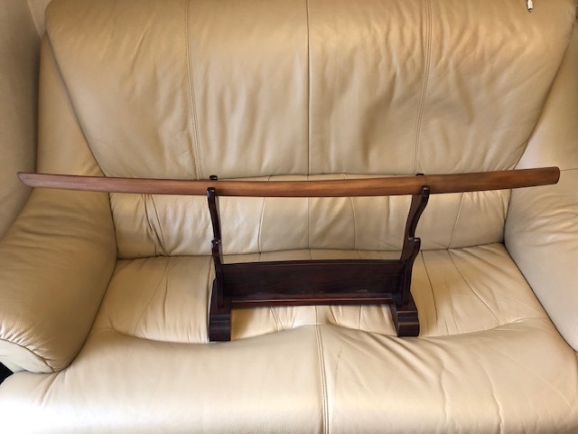 本枇杷 木刀 木剣 全長約102cm 重量約490g 杢目磨き出し 無着色 本枇杷 木刀 木剣 全長約102cm 重量約490g 杢目磨き出し 無着色