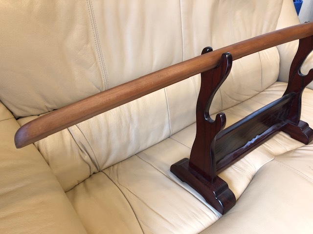 本枇杷 木刀 木剣 全長約102cm 重量約490g 杢目磨き出し 無着色 本枇杷 木刀 木剣 全長約102cm 重量約490g 杢目磨き出し 無着色