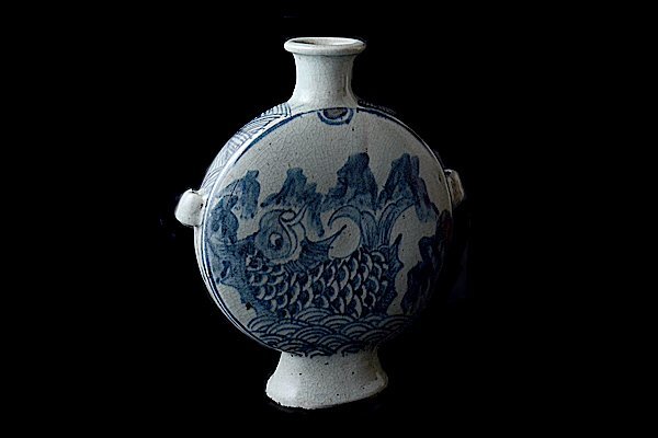 u626【和み】李朝時代 白磁染付魚文扁壷 検 茶道具煎茶道具中国 u626【和み】李朝時代 白磁染付魚文扁壷 検 茶道具煎茶道具中国
