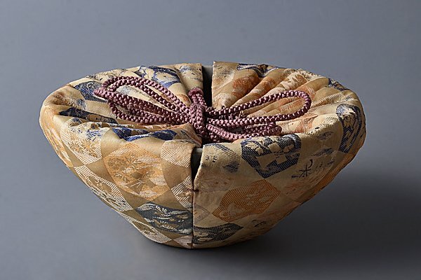 k612【和み】茶道具 李朝時代 高麗青磁刻文鉢 仕覆付 検 茶道具 k612【和み】茶道具 李朝時代 高麗青磁刻文鉢 仕覆付 検 茶道具