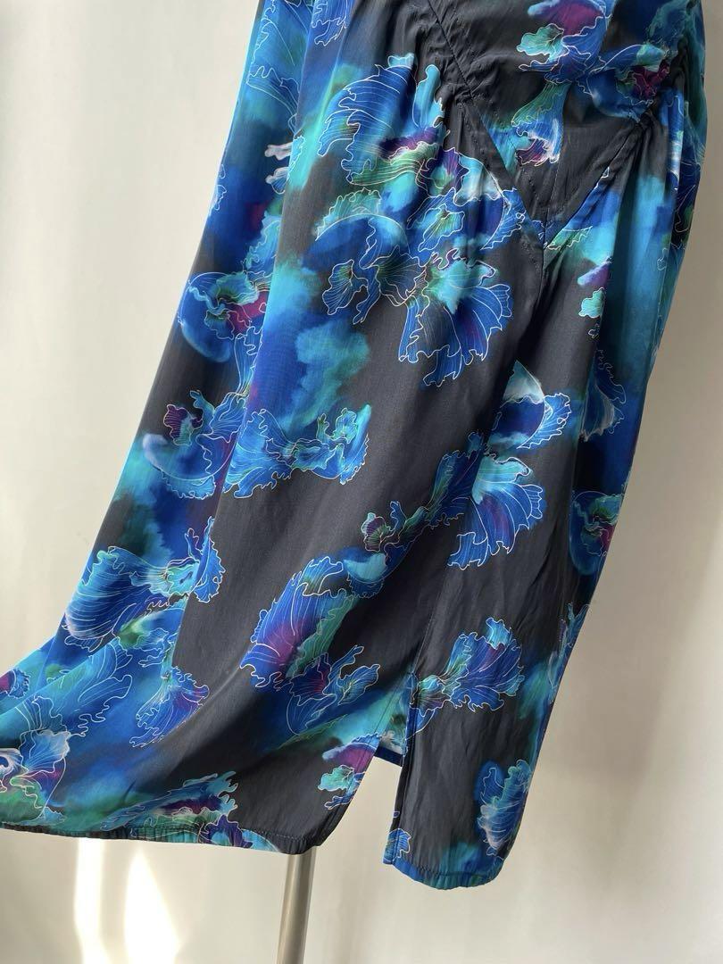 極美品 ヴィヴィアンタム 花柄 ノースリーブ 膝下丈ワンピース 極美品 ヴィヴィアンタム 花柄 ノースリーブ 膝下丈ワンピース