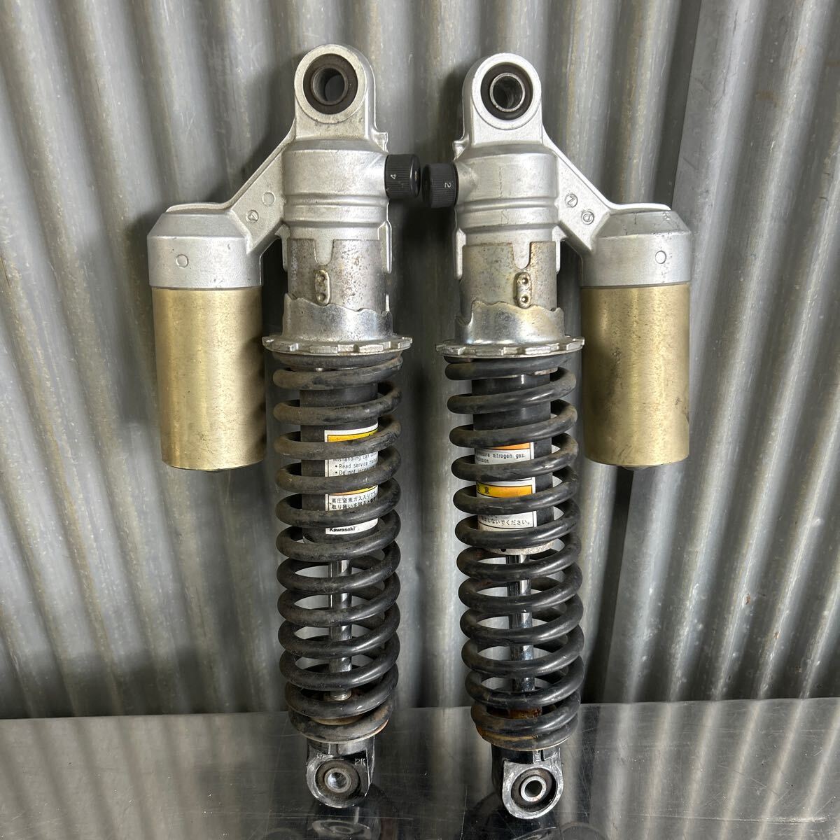 ZRX1200 純正 KYB リアサスペンション 中古品(415.1)(リア ZRX1200 純正 KYB リアサスペンション 中古品(415.1)(リア