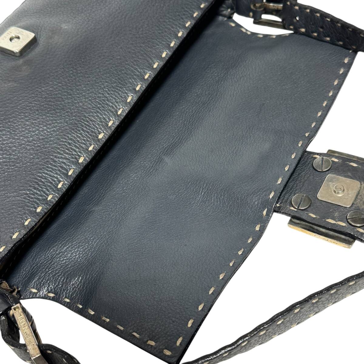 FENDI フェンディ バケット バッグ セレリア レザー HB04821 FENDI フェンディ バケット バッグ セレリア レザー HB04821