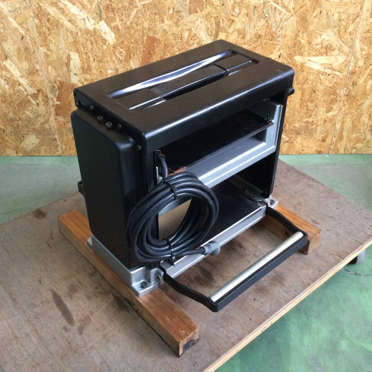 H-3323】中古品 RYOBI リョービ 自動カンナ AO-10N 100v 50/60Hz H-3323】中古品 RYOBI リョービ 自動カンナ AO-10N 100v 50/60Hz