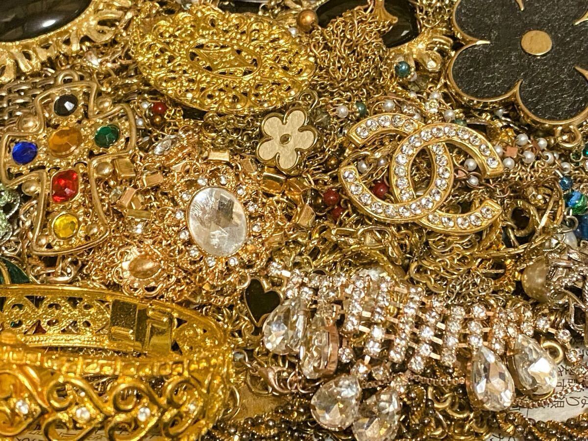 大量 約12kg 遺品整理品 ジャンク アクセサリー おまとめ 大量 約12kg 遺品整理品 ジャンク アクセサリー おまとめ