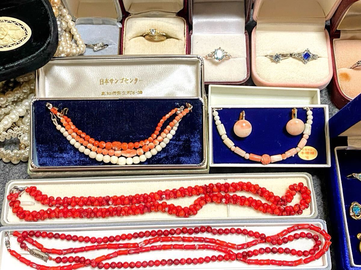 大量 約15kg以上 アクセサリー 遺品整理品 K18 昭和レトロ 当時 大量 約15kg以上 アクセサリー 遺品整理品 K18 昭和レトロ 当時
