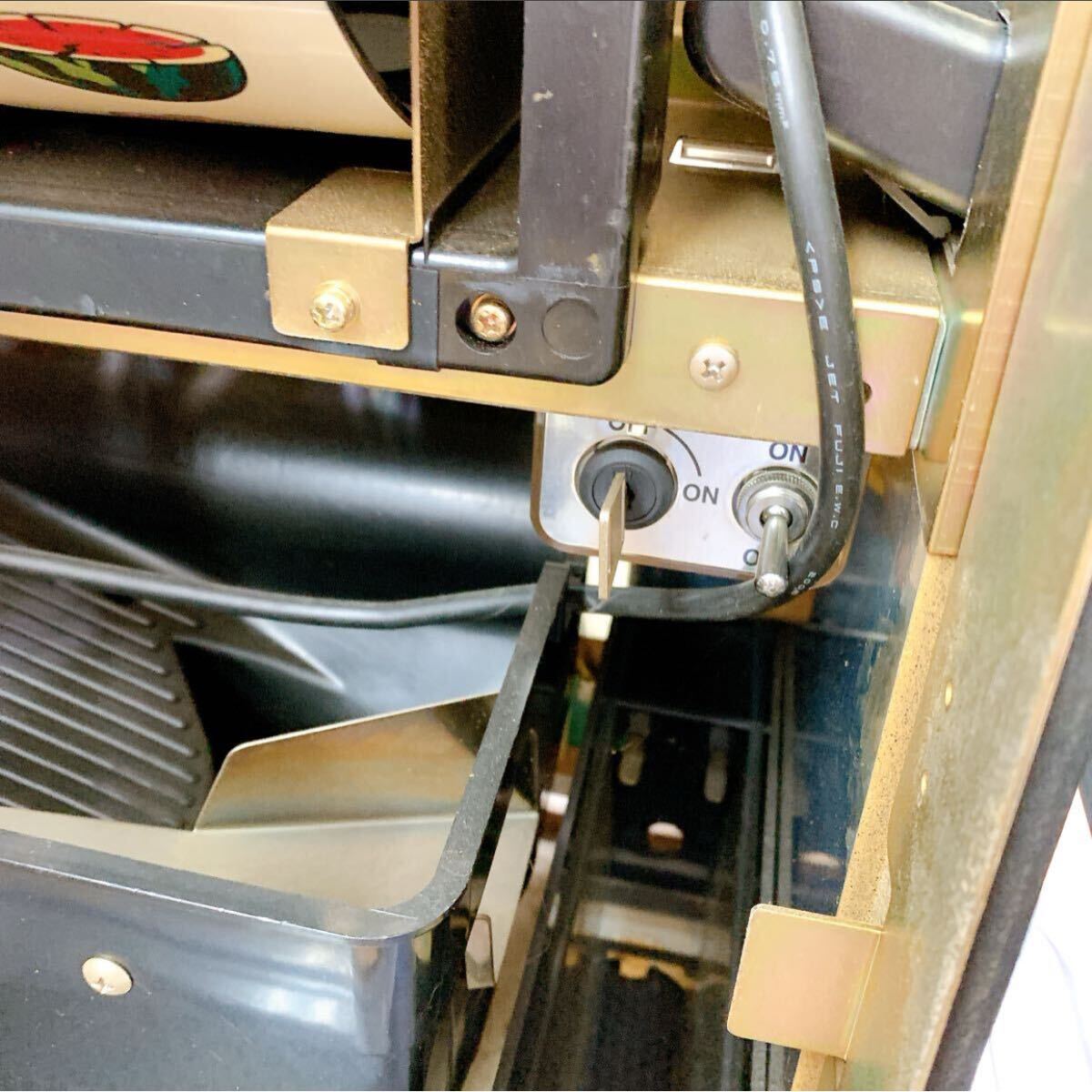 2AD113 1円〜【動作品】初代秘宝伝 スロット 4号機 コインレス 2AD113 1円〜【動作品】初代秘宝伝 スロット 4号機 コインレス