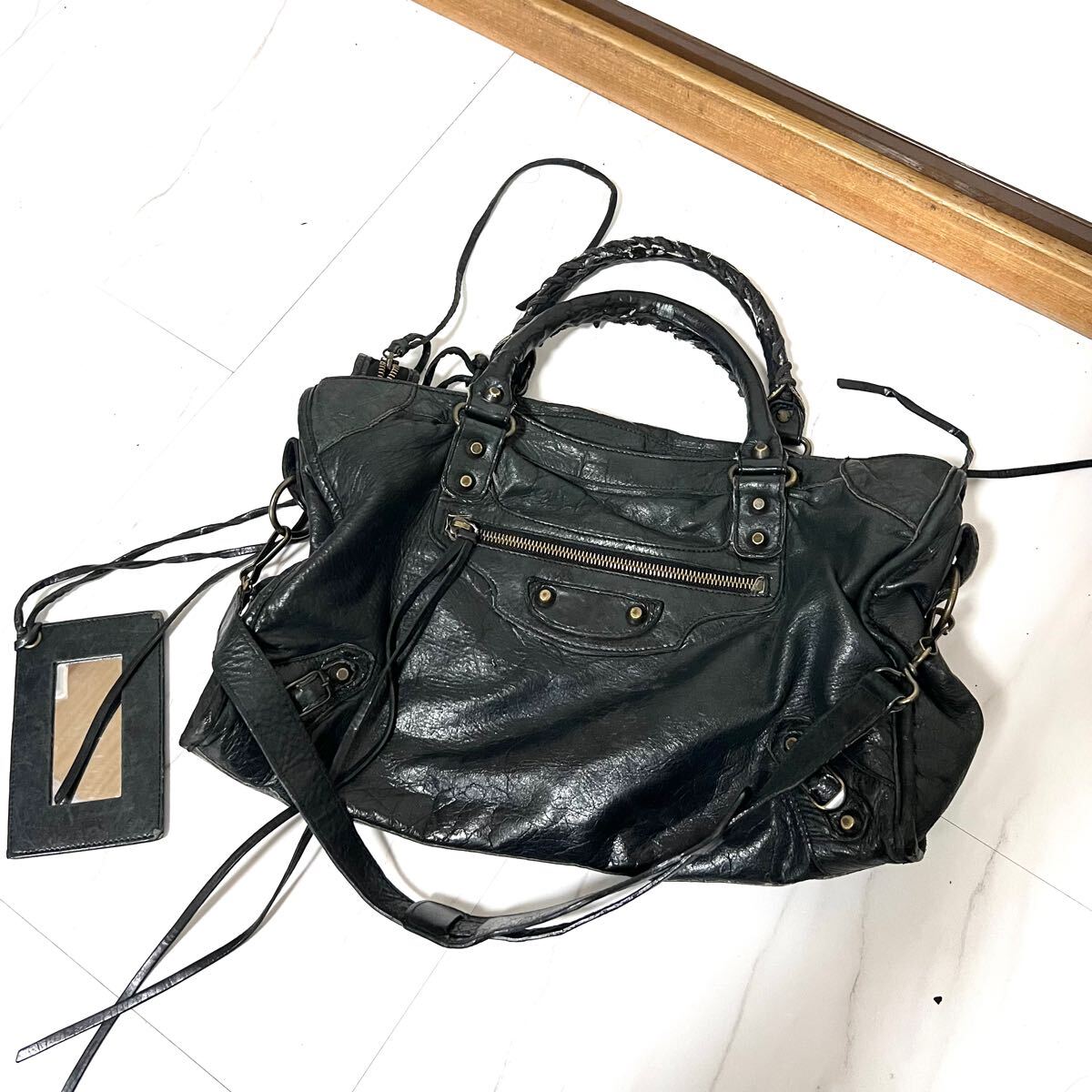 BALENCIAGA バレンシアガ 115748 ザ シティ レザー ショルダー BALENCIAGA バレンシアガ 115748 ザ シティ レザー ショルダー
