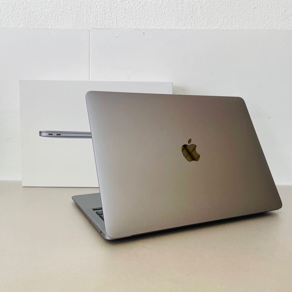 Apple MacBook Air Retina 13インチ (Late 2020) Apple M1 8コア Apple MacBook Air Retina 13インチ (Late 2020) Apple M1 8コア