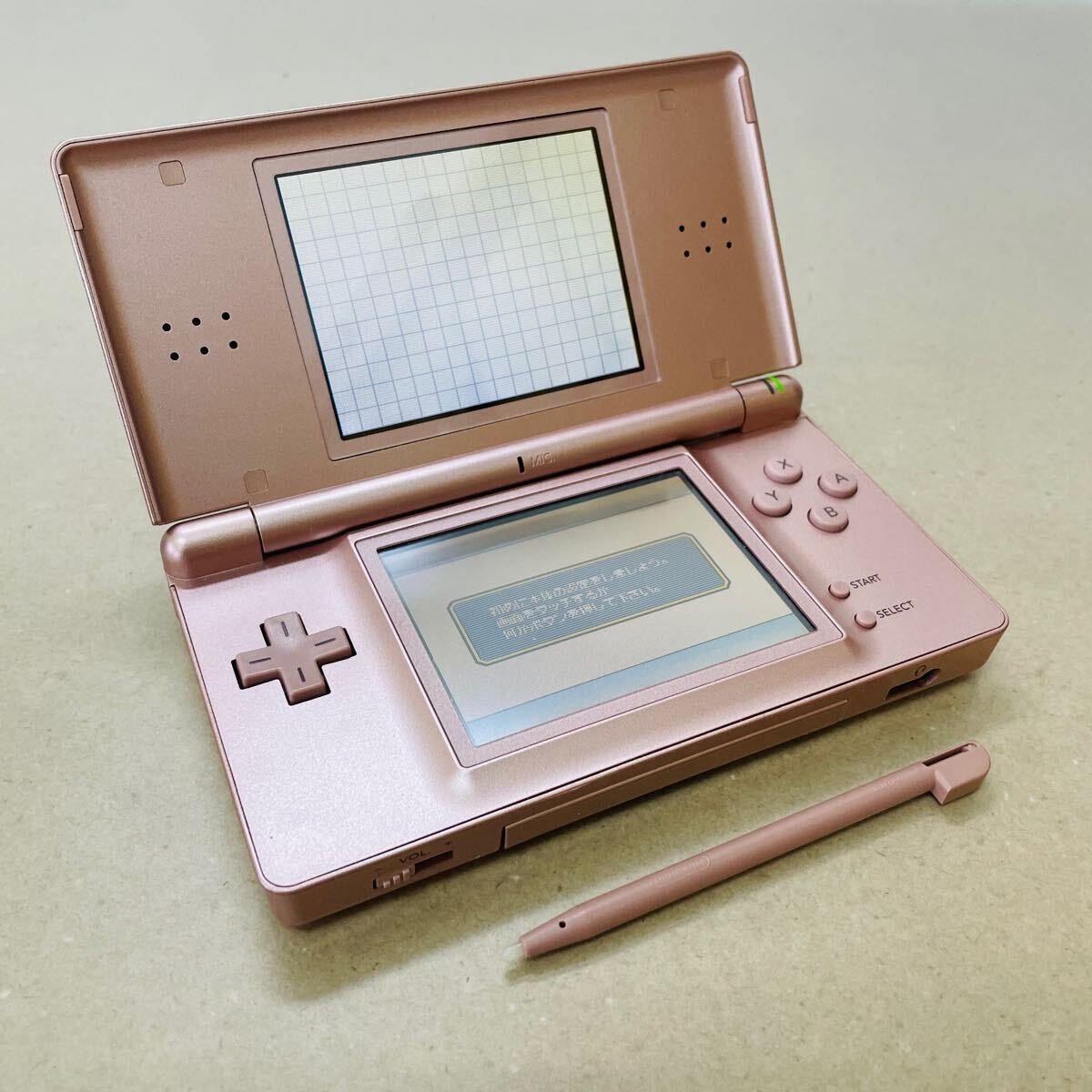 Nintendo DS Lite USG-001 ピンク 本体のみ C2942 コンパクト Nintendo DS Lite USG-001 ピンク 本体のみ C2942 コンパクト