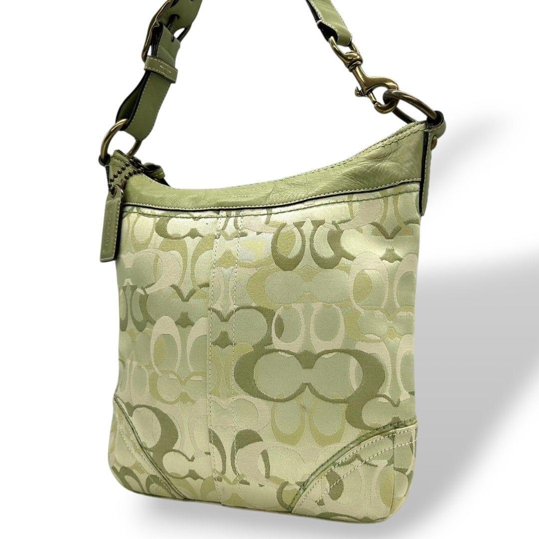 美品 希少色 coach コーチ ショルダーバッグ シグネチャー 緑 美品 希少色 coach コーチ ショルダーバッグ シグネチャー 緑