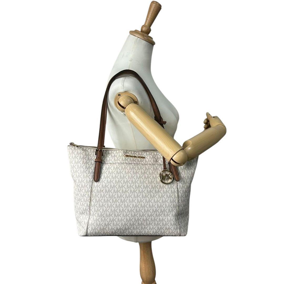  Michael Kors большая сумка белый JET SET TRAVEL монограмма T1