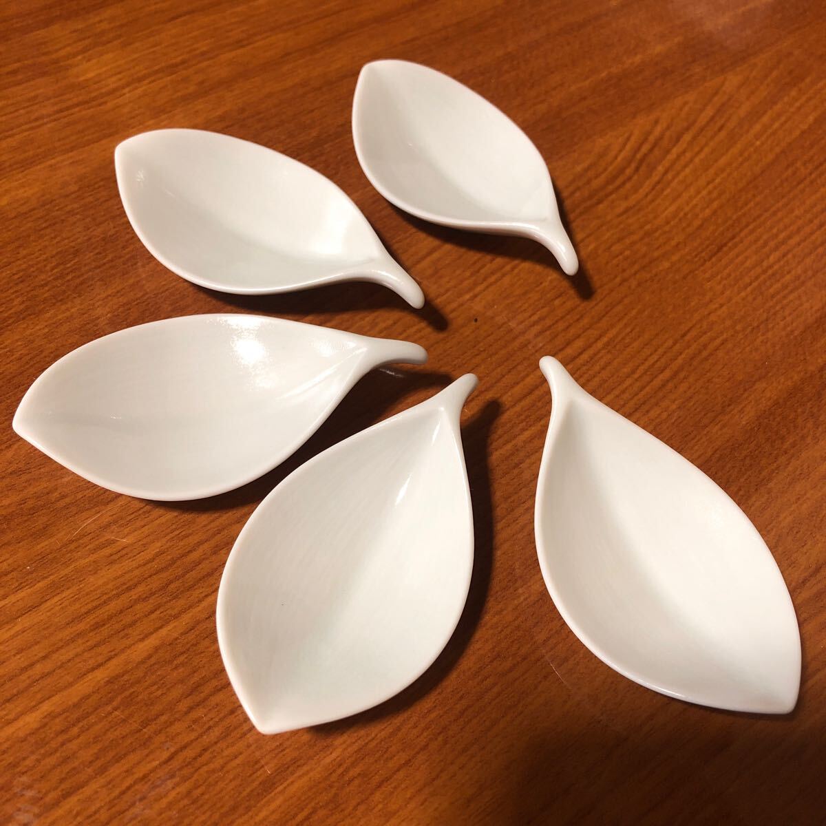 ( бесплатная доставка ) палочки для еды класть Hakusan Porcelain белый деликатес inserting лист leaf лист .. дерево. лист маленькая тарелка приправа тарелка бобы тарелка маленькая тарелка подставка для палочек палочки для еды .. ( бесплатная доставка ) палочки для еды класть Hakusan Porcelain белый деликатес inserting лист leaf лист .. дерево. лист маленькая тарелка приправа тарелка бобы тарелка маленькая тарелка подставка для палочек палочки для еды ..