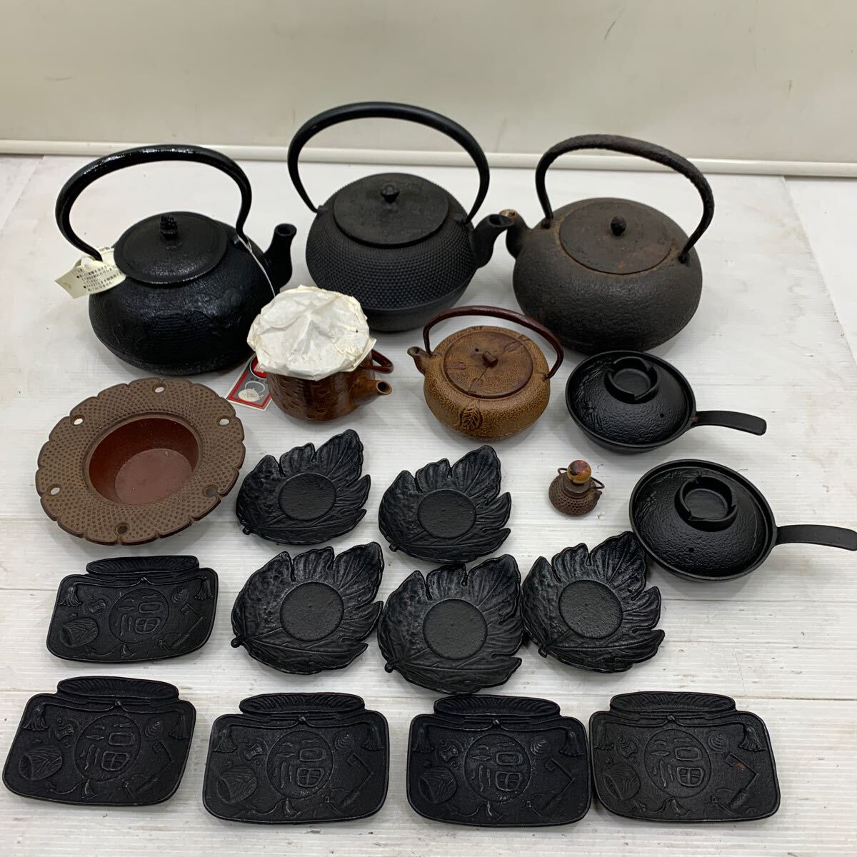 I☆まとめ売り☆南部鉄器 鉄瓶 急須 茶道具 岩鋳 鉄製 煎茶道具 I☆まとめ売り☆南部鉄器 鉄瓶 急須 茶道具 岩鋳 鉄製 煎茶道具