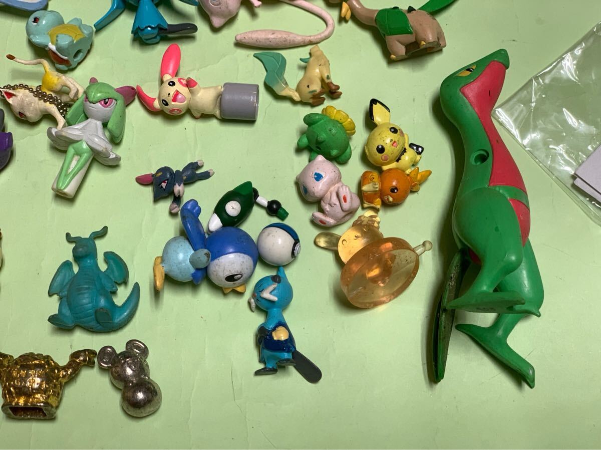 ポケモン ミニフィギュアなど 新旧いろいろジャンクいっぱい ポケモン ミニフィギュアなど 新旧いろいろジャンクいっぱい