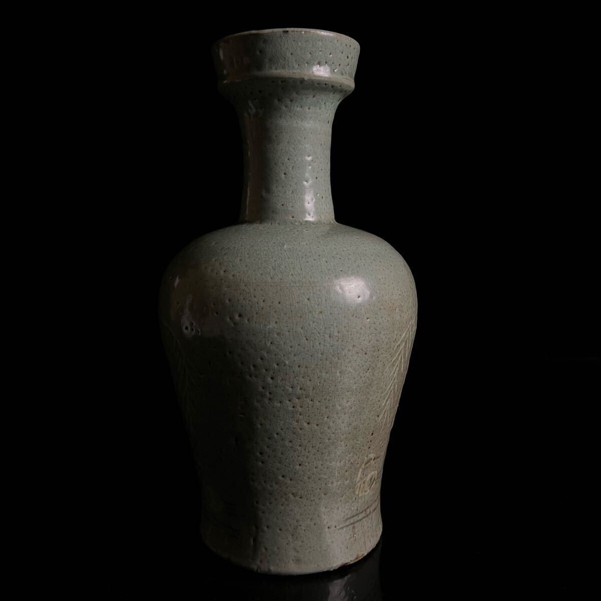 ◇鸛◇ 朝鮮美術 高麗 青磁 白黒象嵌柳鳥図 盤口瓶 28cm 時代 ◇鸛◇ 朝鮮美術 高麗 青磁 白黒象嵌柳鳥図 盤口瓶 28cm 時代